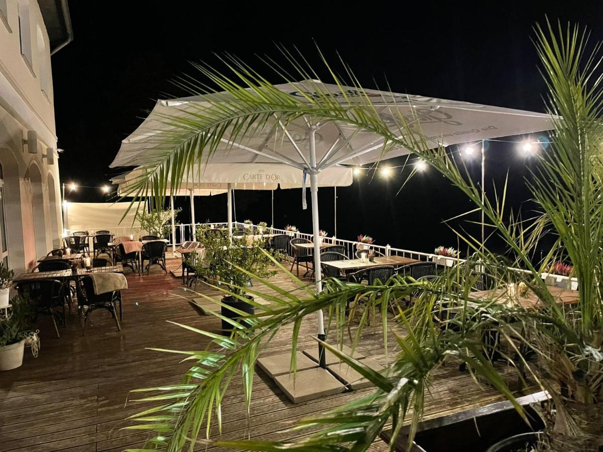 Hotel & Restaurant Haus Am See Locknitz Bagian luar foto