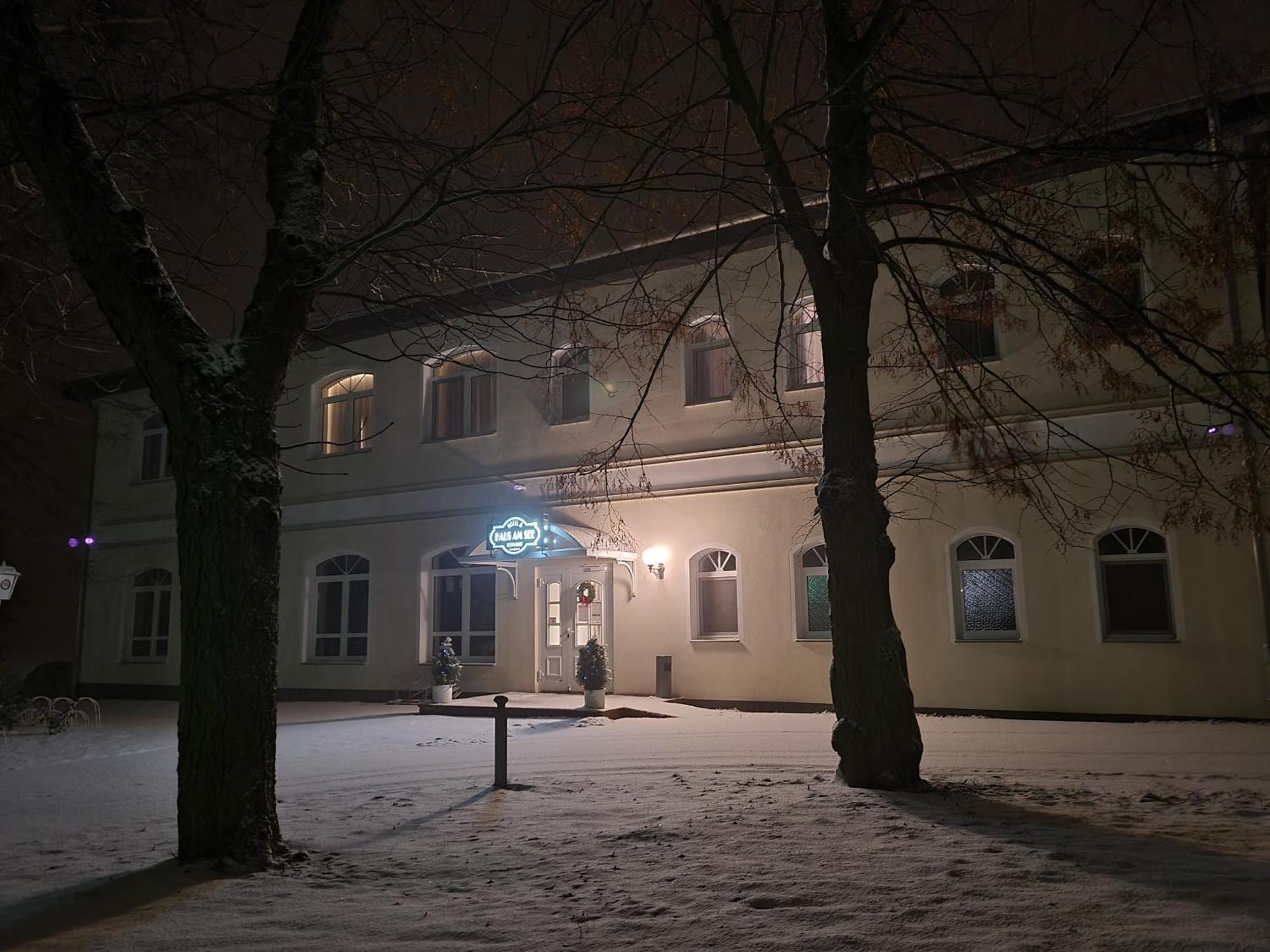 Hotel & Restaurant Haus Am See Locknitz Bagian luar foto