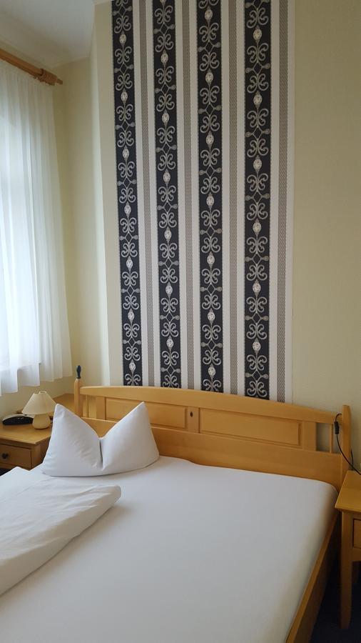 Hotel & Restaurant Haus Am See Locknitz Bagian luar foto