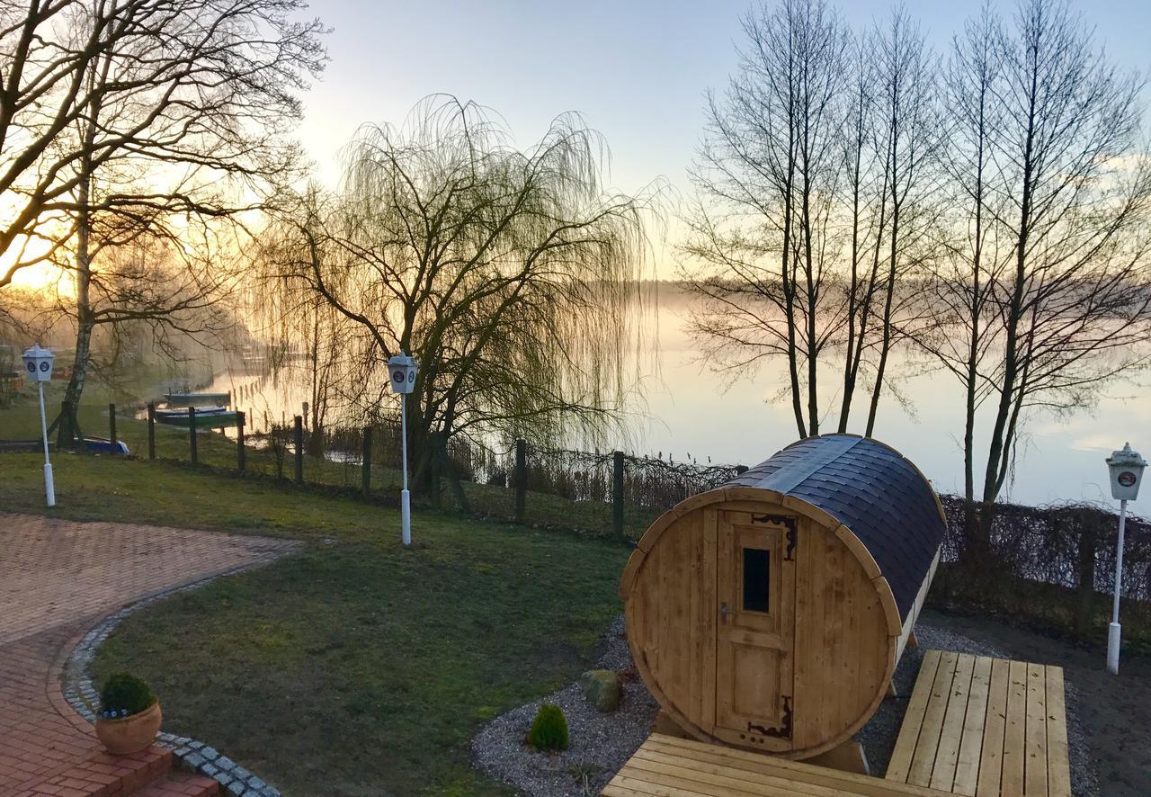 Hotel & Restaurant Haus Am See Locknitz Bagian luar foto